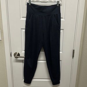 Vuori Lux at Ease Pant - midnight Heather - size small
